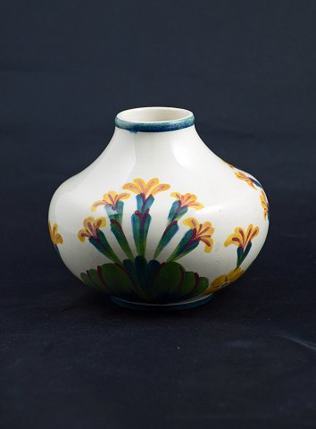 Aluminia vase 
231/145
Gule blomst