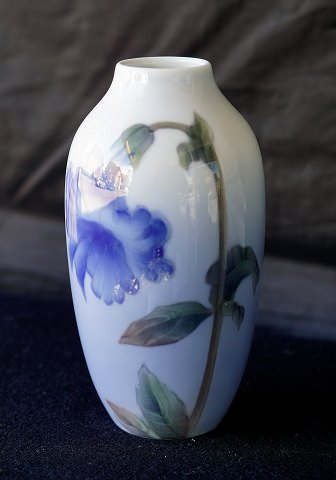 Royal Copenhagen
Vase med trompet blomst 1910/239