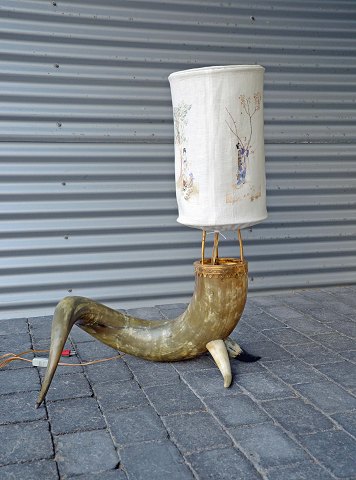 Kinesisk gulvlampe af horn fra vandbøffel