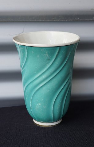 Lyngby PorcelænSvejfet vaselys grøn