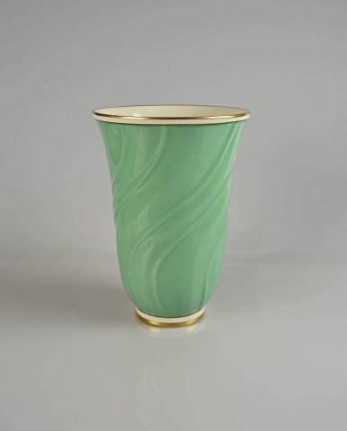 Lyngby PorcelænSvejfet vasemintgrøn