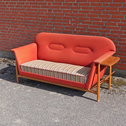 Sofa 2 pers
bordplader og avisholder
186 cm