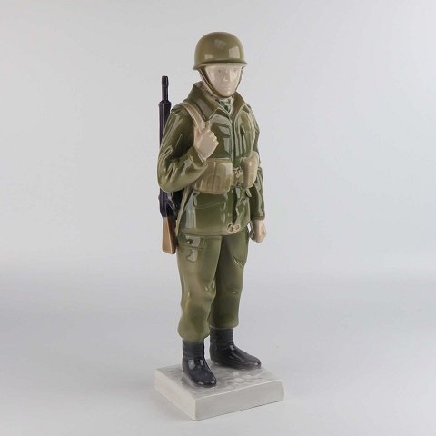 B&G figur
2444
Soldat 
29 cm