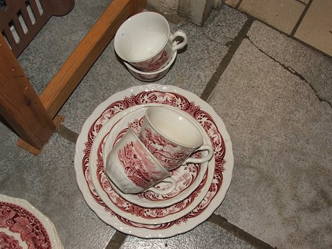 Scenes After Constable W.H.Grindleyrød kaffe og spisestel