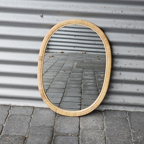 Ovalt spejl
Fletramme
55,5 cm