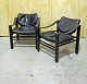 Safari stole i sort læder.
2 stk.v solgt