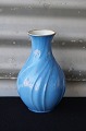 Blå vase med mønsterLyngby