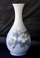 Royal CopenhagenVase 53/57, hvide blomster