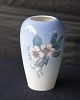 Lyngby PorcelænVase med hvide blomster 128-1/22