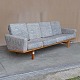 Hans Wegner sofa
GE 236/4
Eg
235 cm
