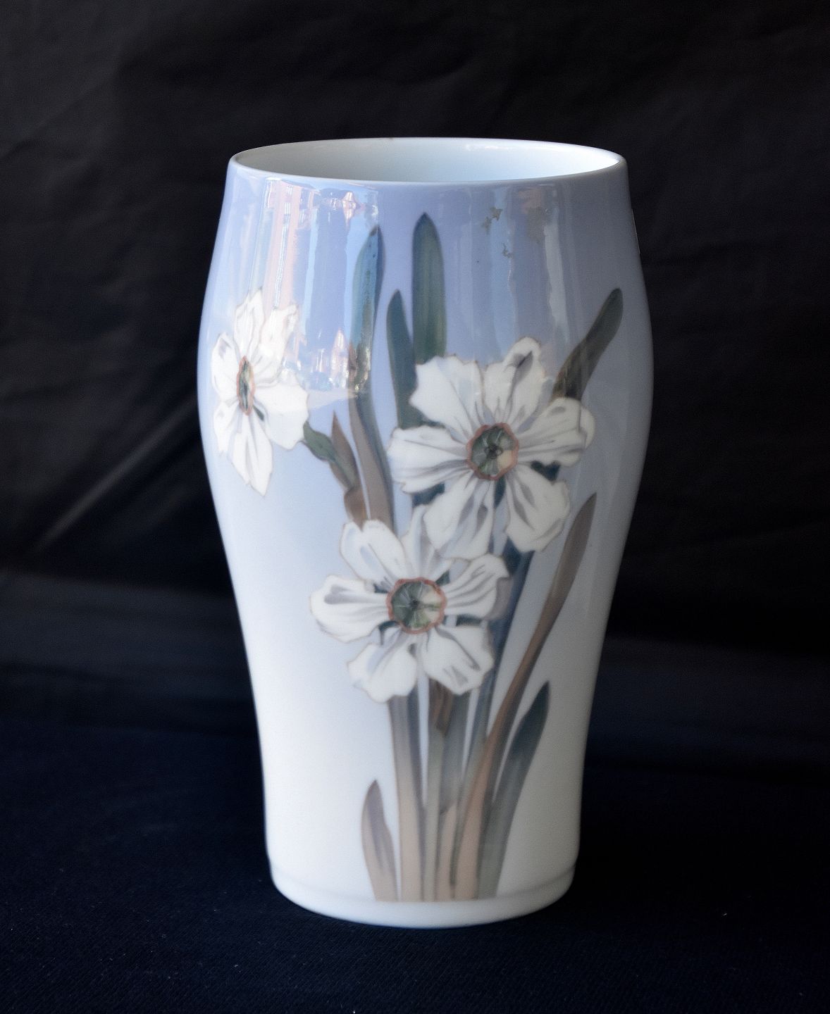 Kinnerup Porcelæn - Royal * Vase 2778/65A, hvide pinseliljer